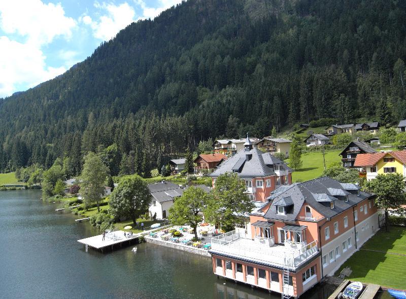 Strandhotel Burgstaller フェルト・アム・ゼー エクステリア 写真