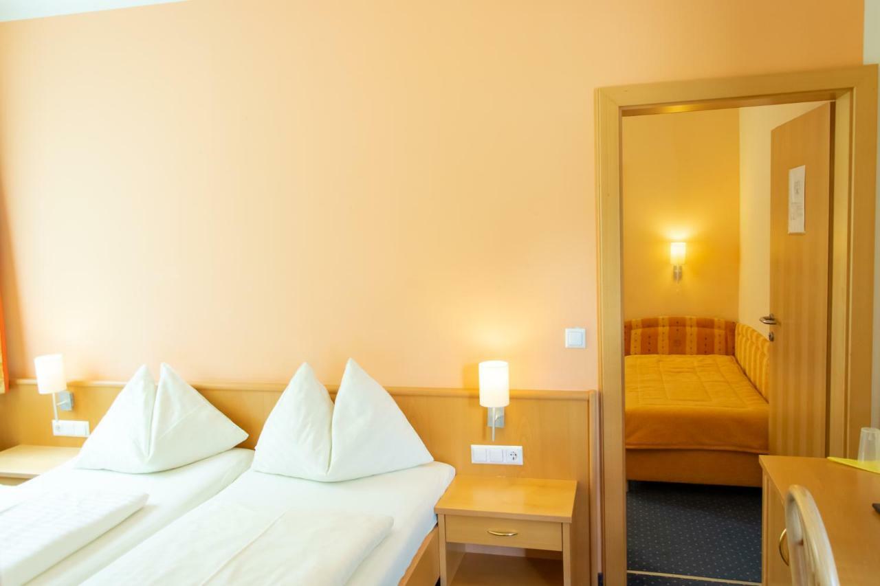 Strandhotel Burgstaller フェルト・アム・ゼー エクステリア 写真